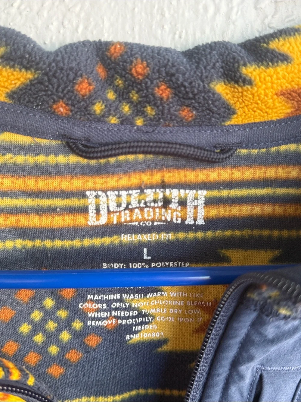 Men’s‎ Duluth Trading Co Navy Pullover with Yellow & Orange Pattern Large